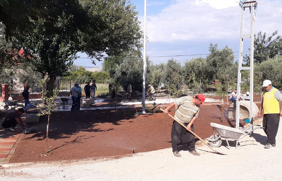 Kozan'da Işıklı Mahallesine Park yapımı