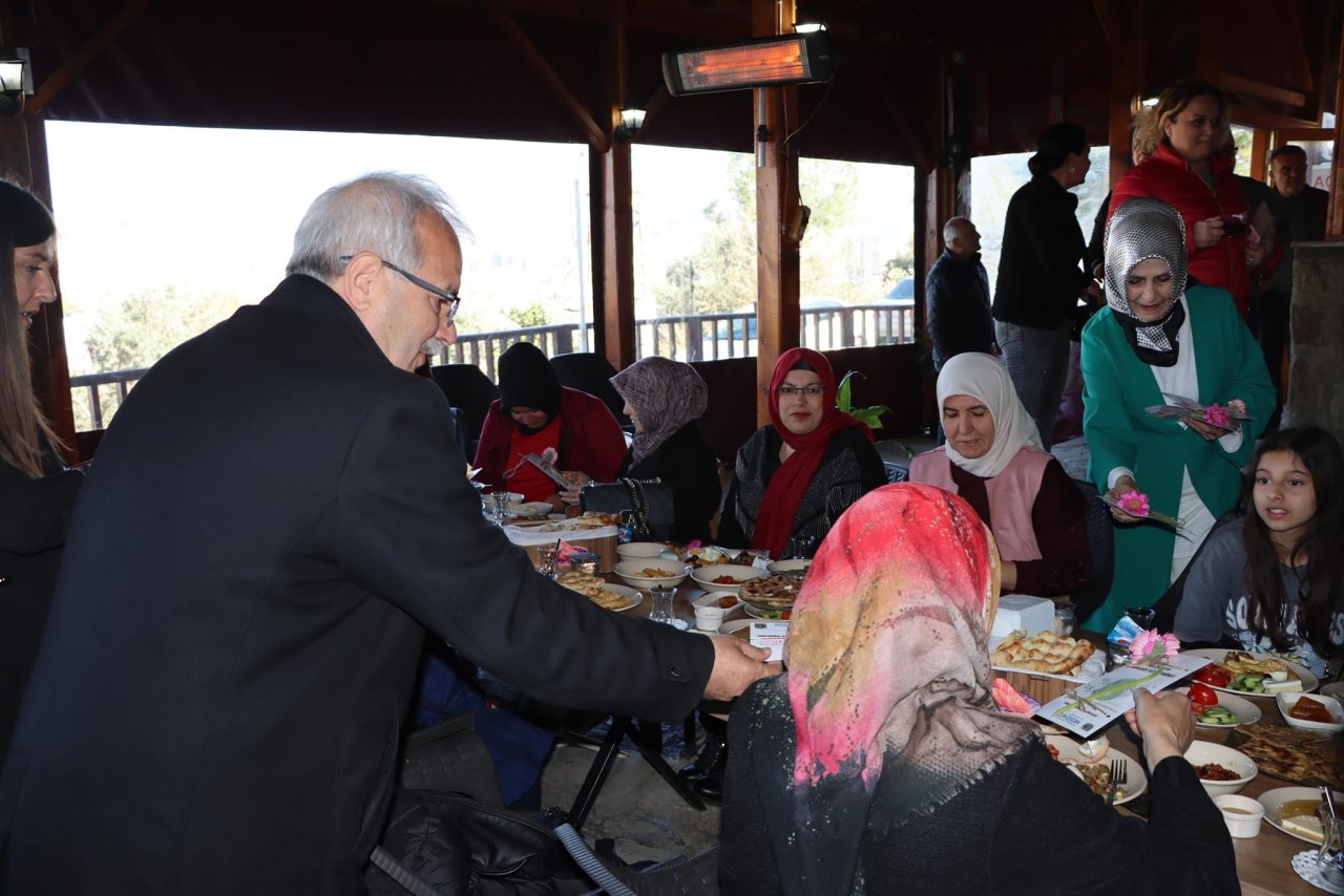 8 MART DÜNYA KADINLAR GÜNÜ KUTLU OLSUN