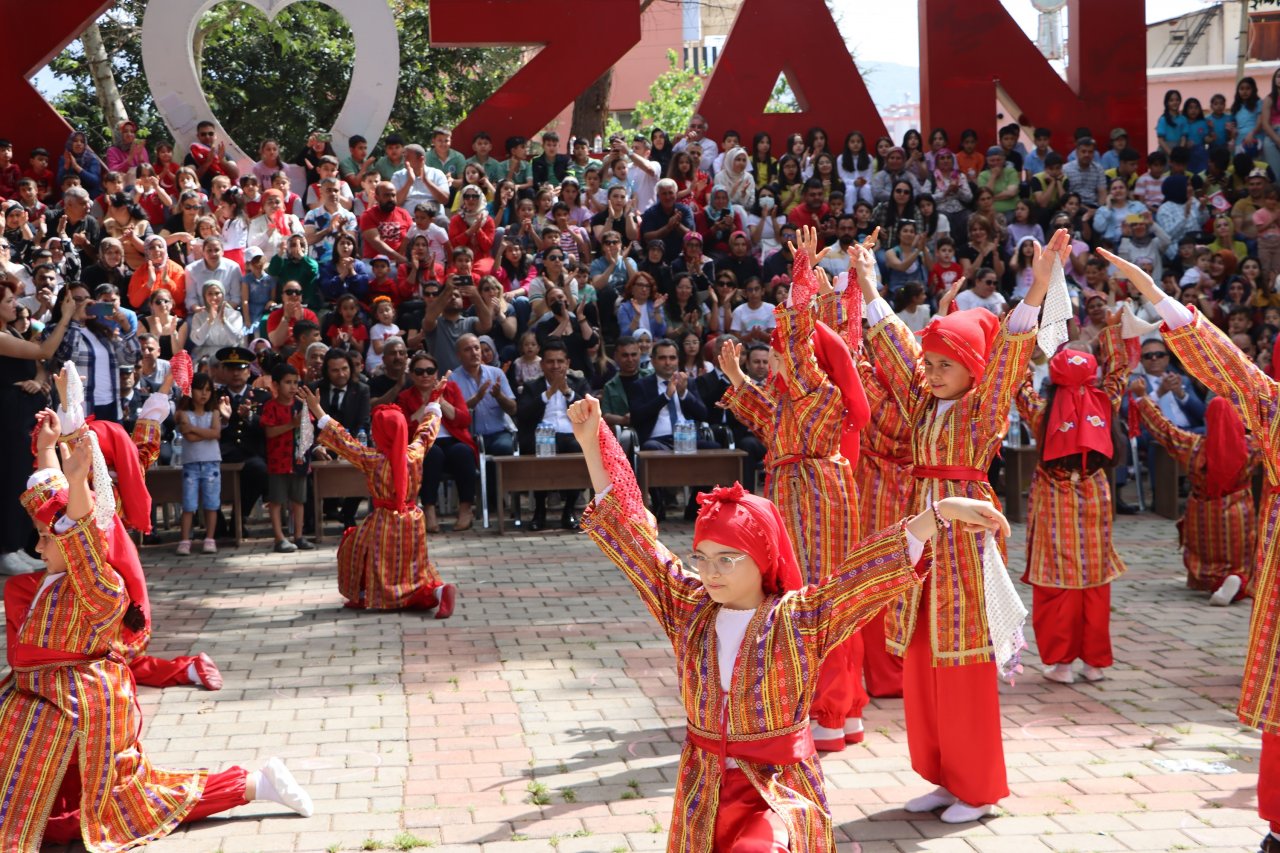 23 NİSAN'I COŞKUYLA KUTLADIK